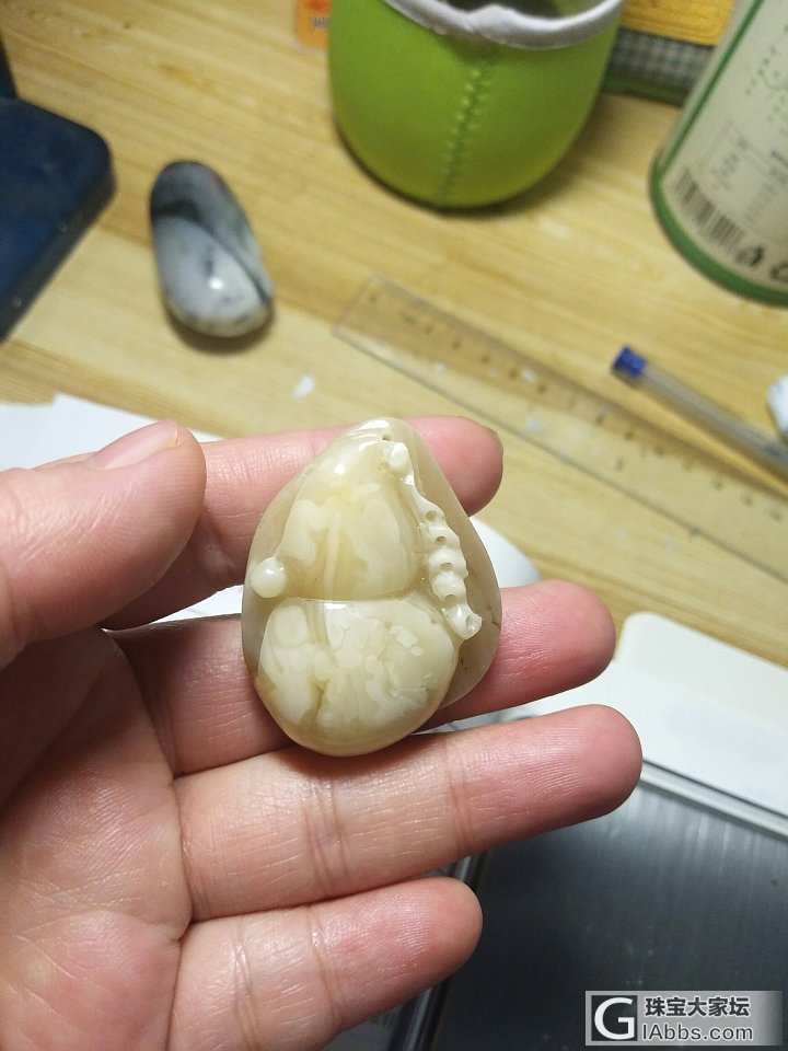 一个蜜蜡吊坠_琥珀蜜蜡