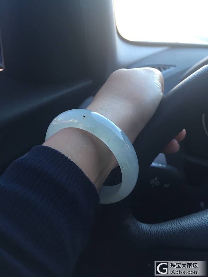 出翡翠大仓啦_手镯挂件翡翠