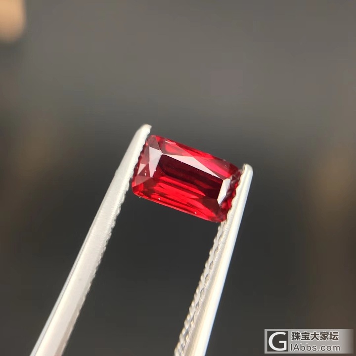 Aigs国际证书，无烧鸽血红。1.0ct，7000一克拉。玻璃体，火彩好，颜色正..._刻面宝石红宝石