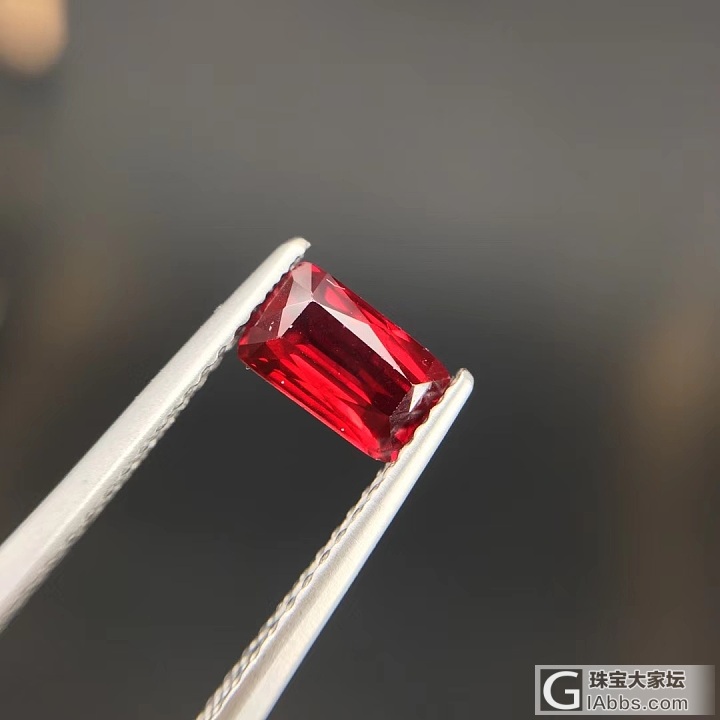 Aigs国际证书，无烧鸽血红。1.0ct，7000一克拉。玻璃体，火彩好，颜色正..._刻面宝石红宝石