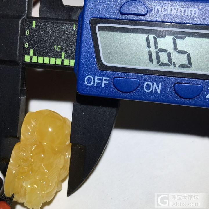 精美鸡油黄琥珀蜜蜡雕件_挂件蜜蜡