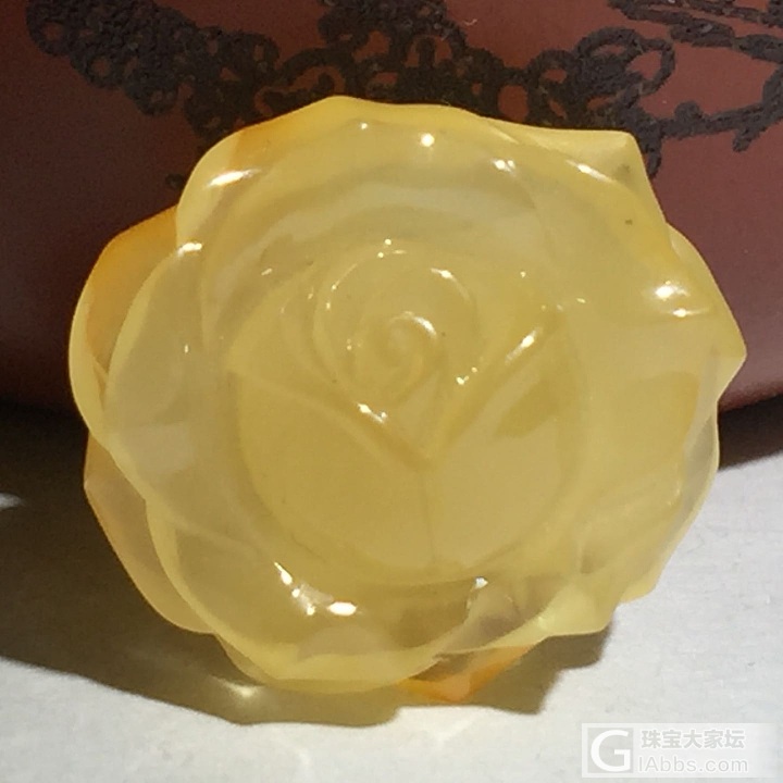 精美琥珀蜜蜡玫瑰花雕件_花件蜜蜡