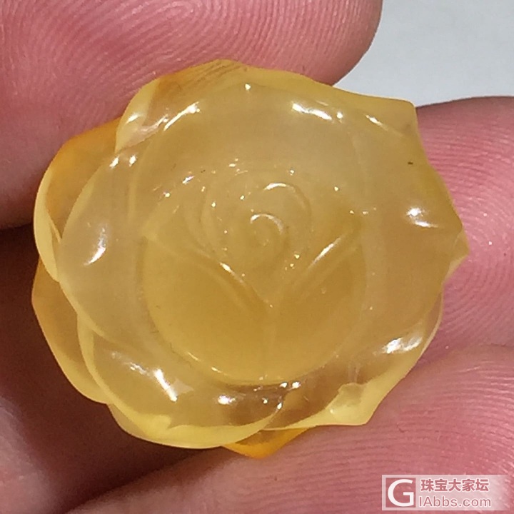 精美琥珀蜜蜡玫瑰花雕件_花件蜜蜡