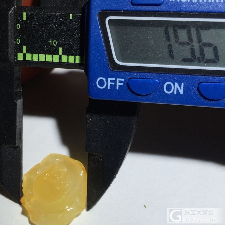 精美琥珀蜜蜡玫瑰花雕件_花件蜜蜡