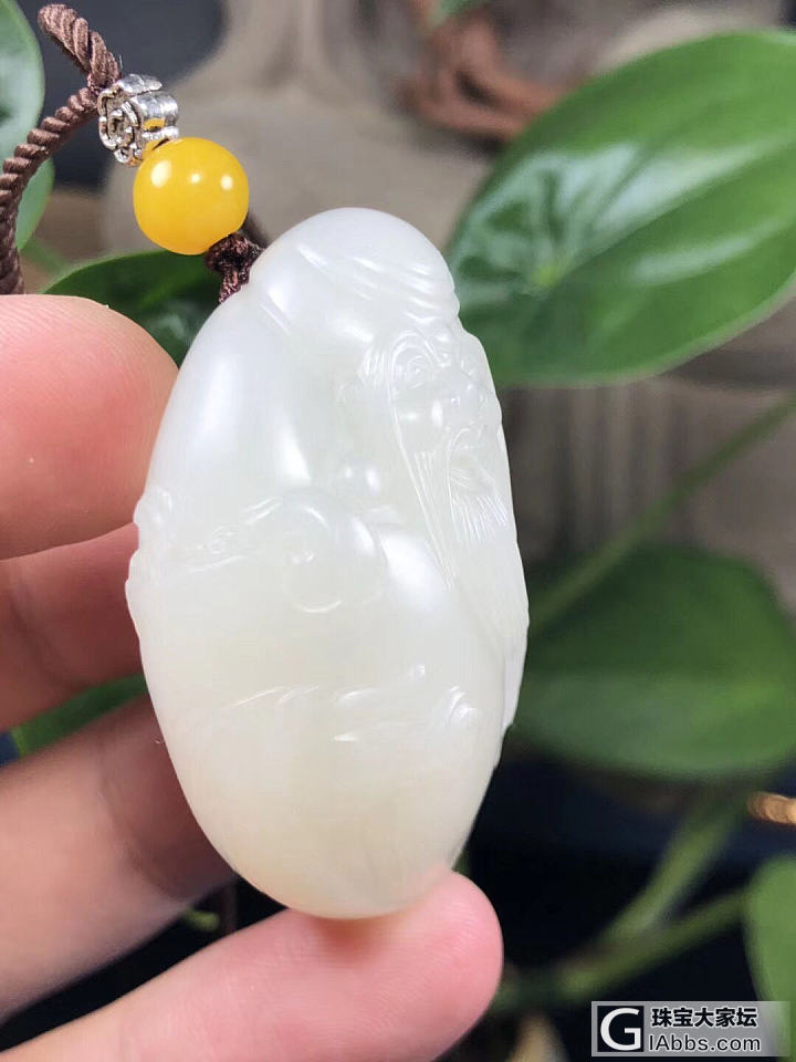 玩玉的圈子里，从来都不缺乏故事，淘到宝了，欢呼雀跃；吃了药，捶胸顿足。
一直以来..._和田玉