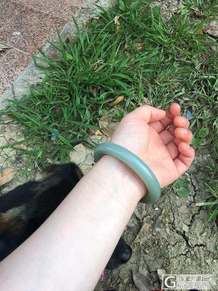 贫穷的我又来偷图解馋了…_手镯和田玉