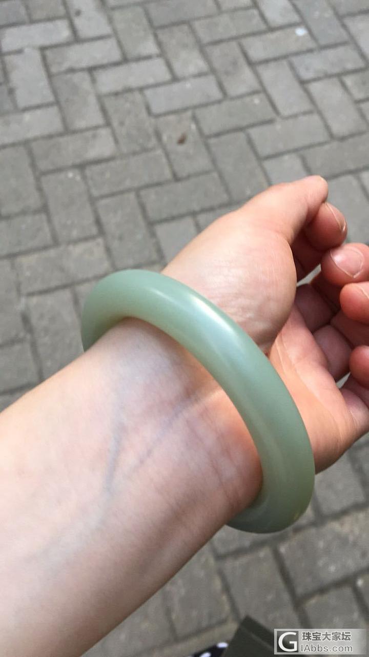 贫穷的我又来偷图解馋了…_手镯和田玉