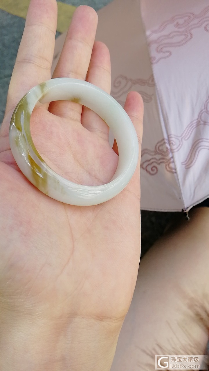 发个帖子，晒个镯子！_手镯和田玉