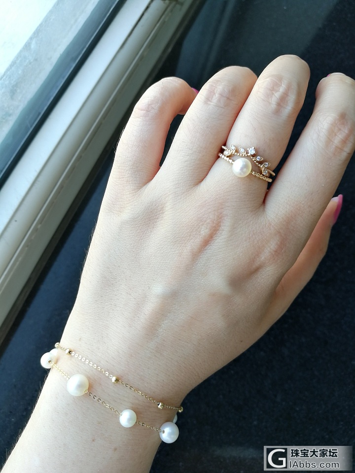 粘腻腻的夏天，戴这一小套正合适_手链戒指珍珠