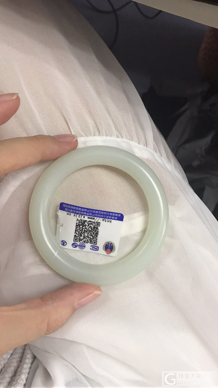 新入的山流水和田玉镯子_手镯和田玉