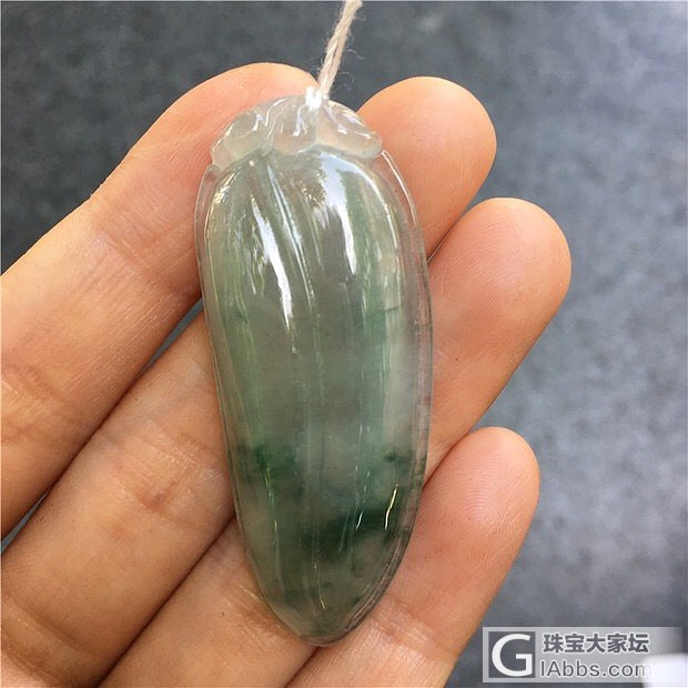 根据送礼的对象选择适合 的翡翠礼物_首饰