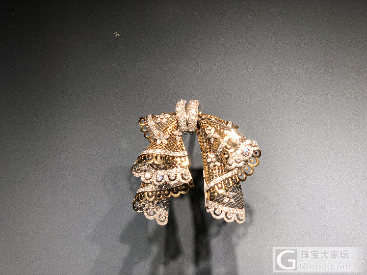 梵克雅宝珠宝展，雅艺之美，太赞了_彩色宝石设计梵克雅宝展会