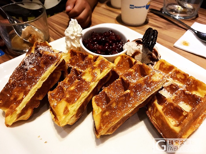 溜溜哒哒 三里屯的人太多了_旅游美食