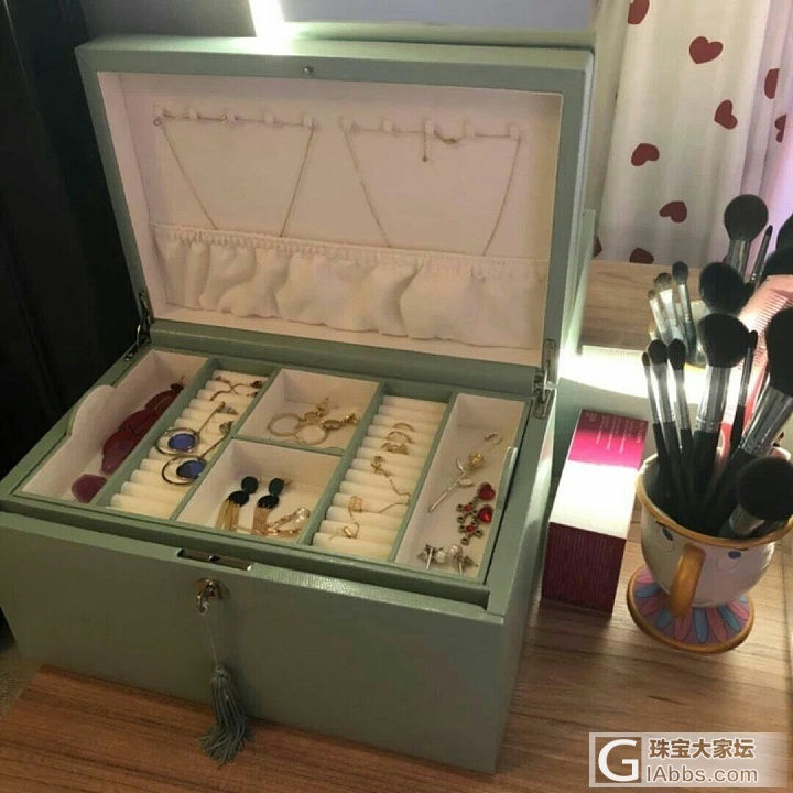 很好，很大，我要买更多的东西填满它了😂_首饰盒
