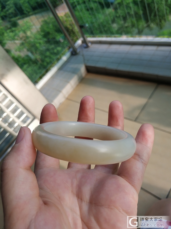 小且末，第二天已经超油了。_手镯和田玉