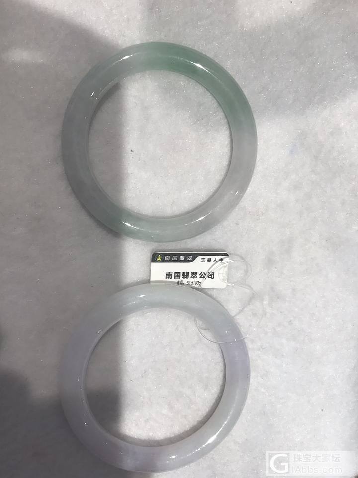 求坛友帮忙选下镯子。谢谢_手镯翡翠