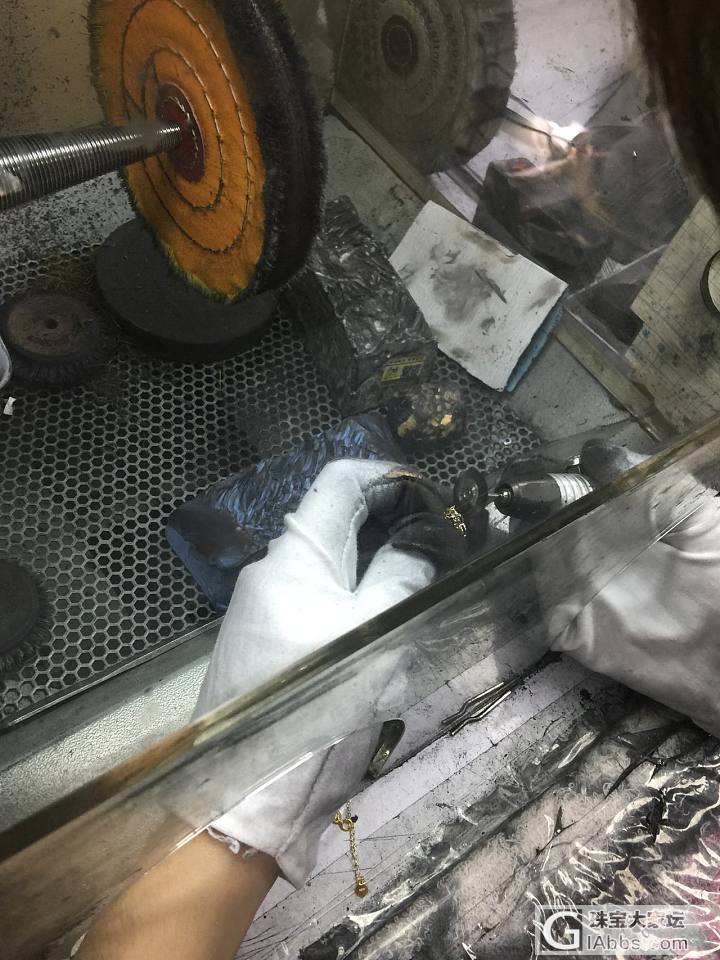 每天都能看见师傅忙碌的手_镶嵌