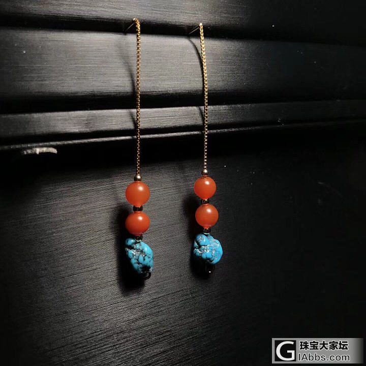 晚上失眠 顺手捞了一把猪猪陪了下_耳线南红
