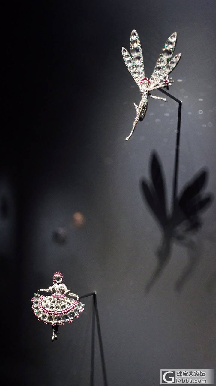 梵克雅宝展，各种红宝石祖母绿蓝宝石欧泊黄金白钻大黄钻了解一下_钻石名贵宝石博物馆梵克雅宝彩色宝石