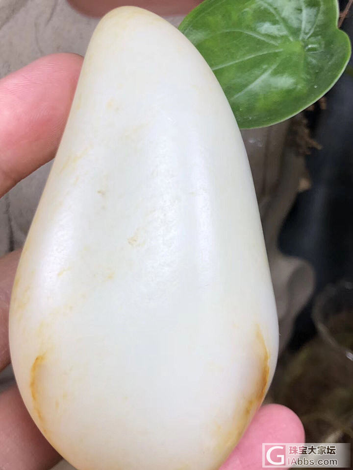 288克，一级白，背后两个浅皮，可以把玩，可以雕刻，密度肉眼不见结构！_原石和田玉