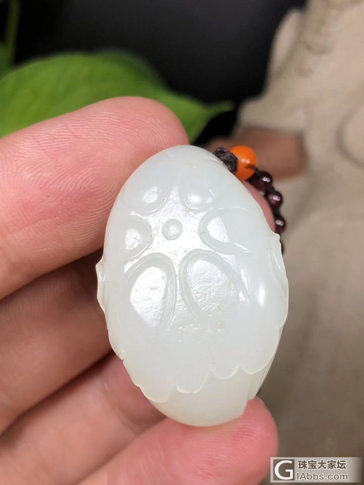 新疆和田玉籽料，我如意，立体雕刻的小天鹅，底部原皮，25克，保真！_挂件和田玉
