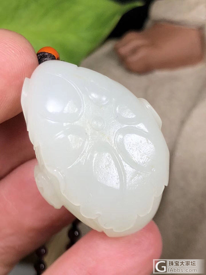 新疆和田玉籽料，我如意，立体雕刻的小天鹅，底部原皮，25克，保真！_挂件和田玉