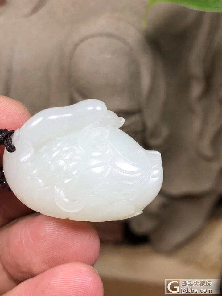 新疆和田玉籽料，我如意，立体雕刻的小天鹅，底部原皮，25克，保真！_挂件和田玉