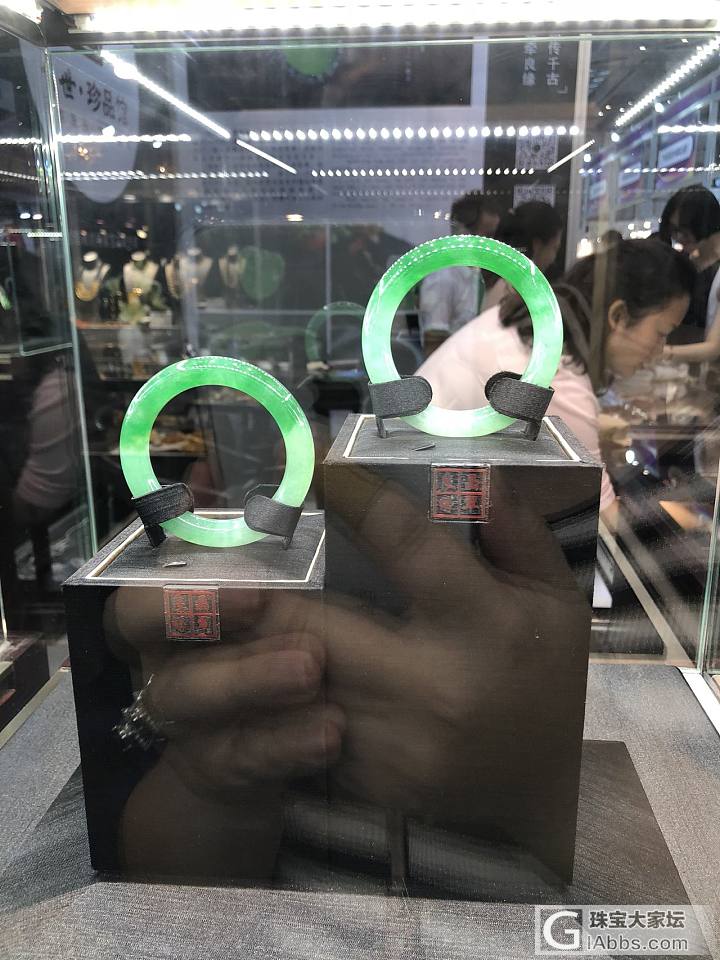 趁山竹来之前去珠宝展转了一圈_展会翡翠