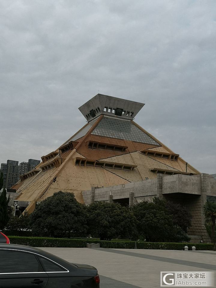 被雷劈了一角的省博物院，也不知道哪个馆藏渡了雷截没哈哈哈_博物馆旅游