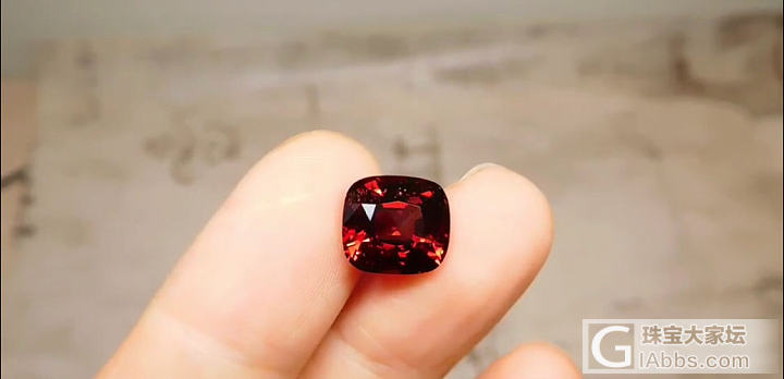 帮忙看看这颗鸽血红无烧尖晶：4.5ct_尖晶石彩色宝石红宝石刻面宝石