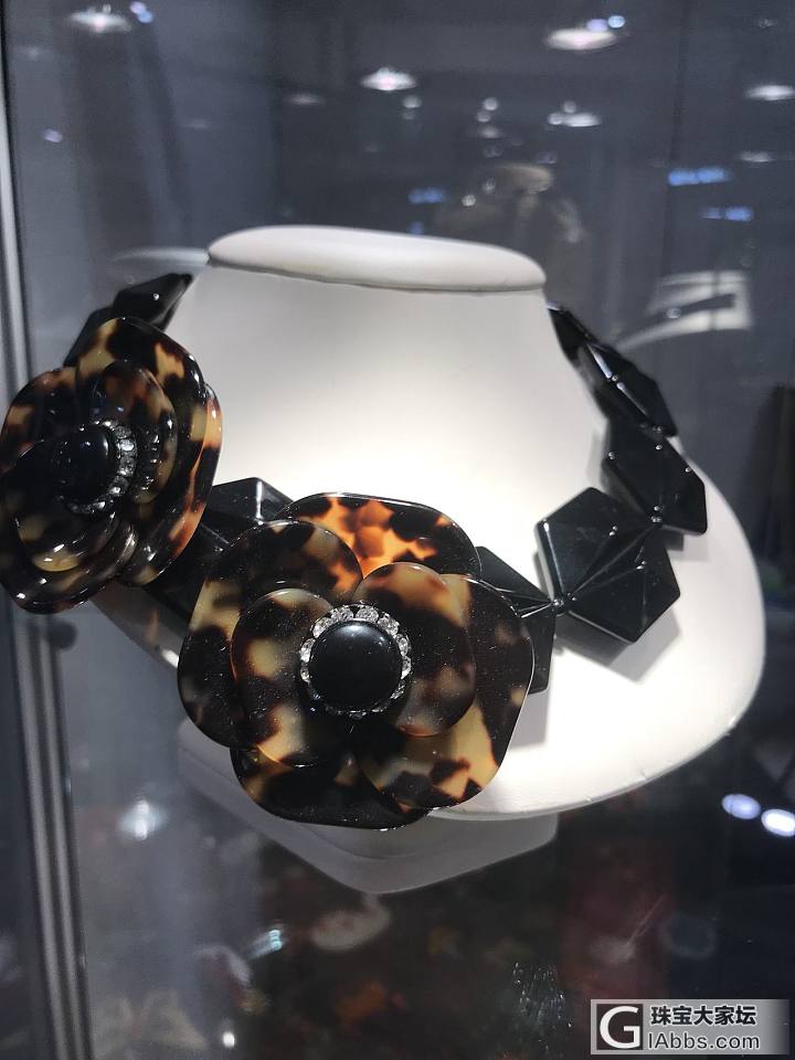 分享些欧洲古董珠宝展上难得一见的宝贝们_古董首饰