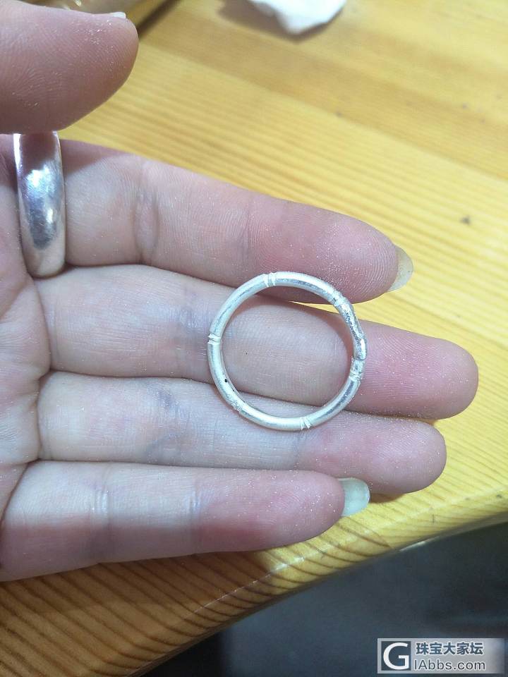 给妈妈做了一套竹节的手镯戒指当做生日礼物啦。_戒指手镯金工