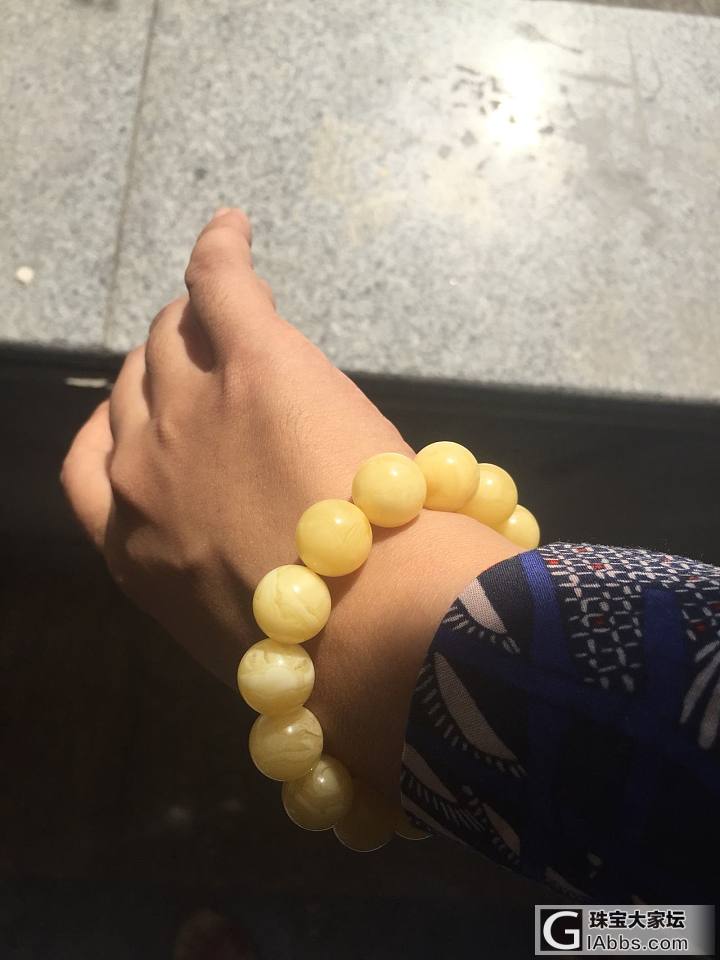 之前说有点发灰的珠子_串珠琥珀蜜蜡