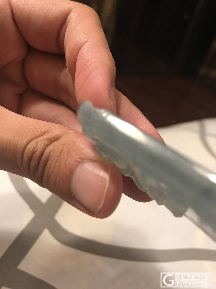呜呜。才买的牌子边缘落款处摔碎了一角_牌子维修翡翠
