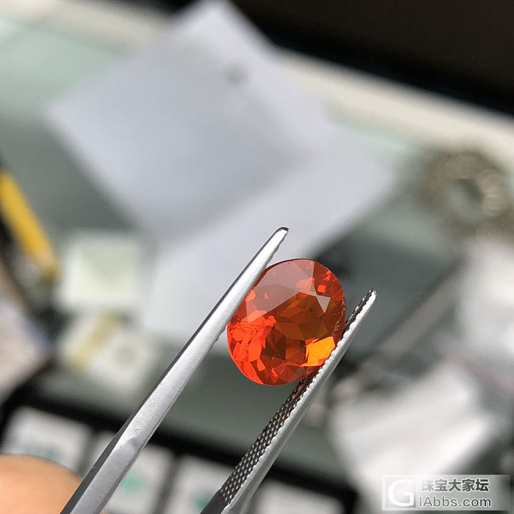 没想到刻面的火欧泊也还可以哦_刻面宝石欧泊