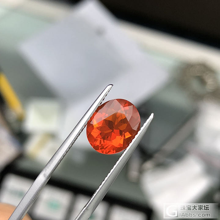 没想到刻面的火欧泊也还可以哦_刻面宝石欧泊