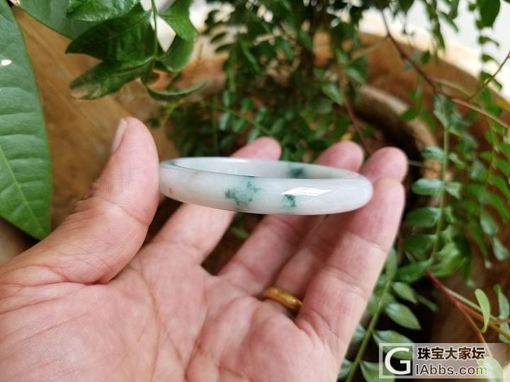 出手镯，晒个图……_手镯翡翠