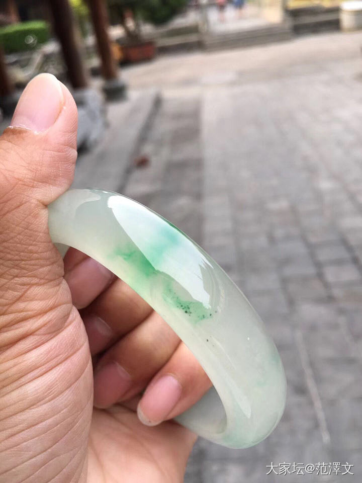 翡翠手镯_手镯翡翠