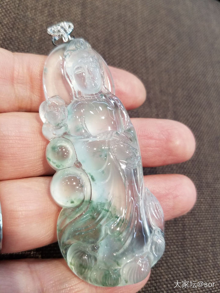玻璃种翡翠观音_翡翠