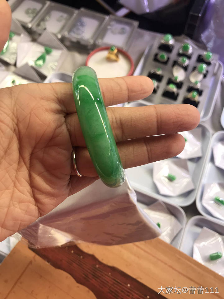 潘家园游记_手镯玉髓翡翠