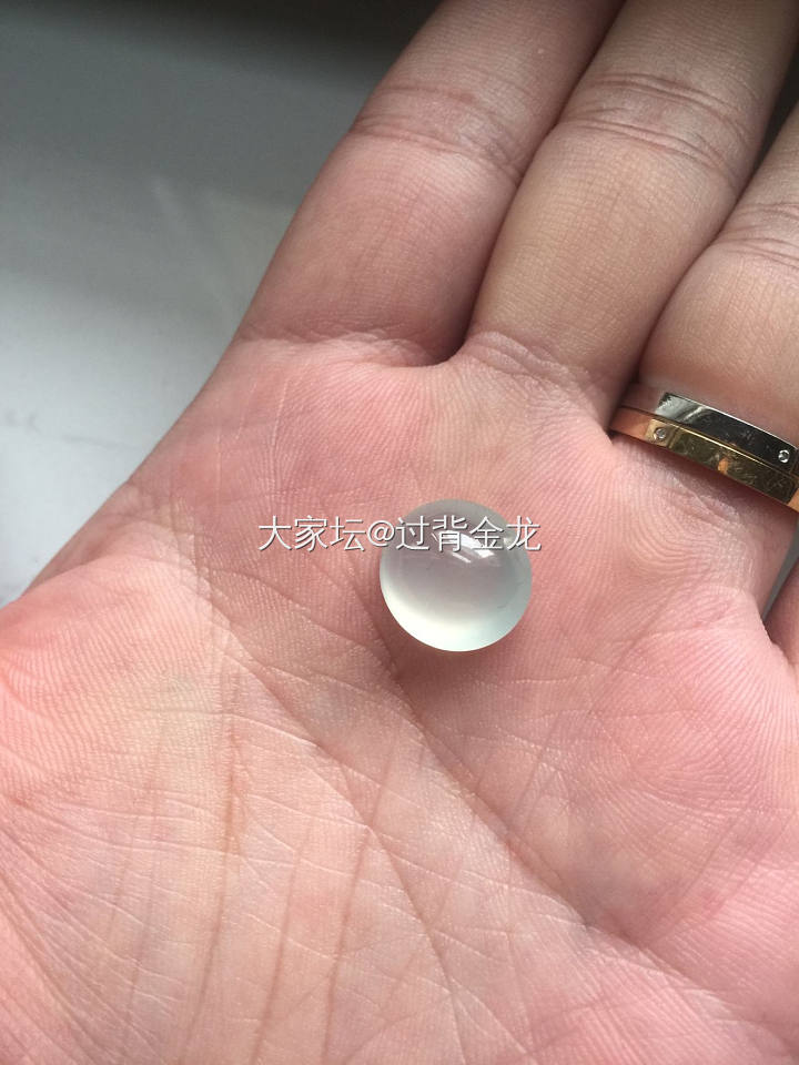 几天前刚入的，给各位大神看看还行吗_蛋面翡翠