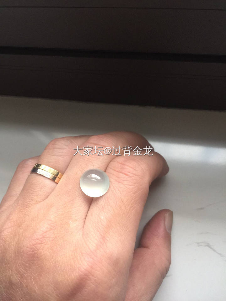 几天前刚入的，给各位大神看看还行吗_蛋面翡翠