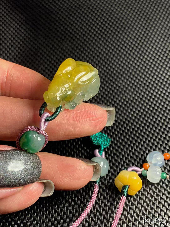 黄加绿翡翠兔子挂件_挂饰翡翠