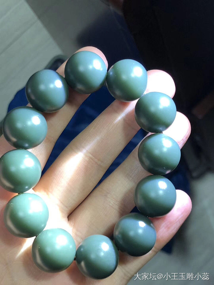 青玉瓷蓝绿手串，品质无论色和细度，106克！18直径12粒_和田玉