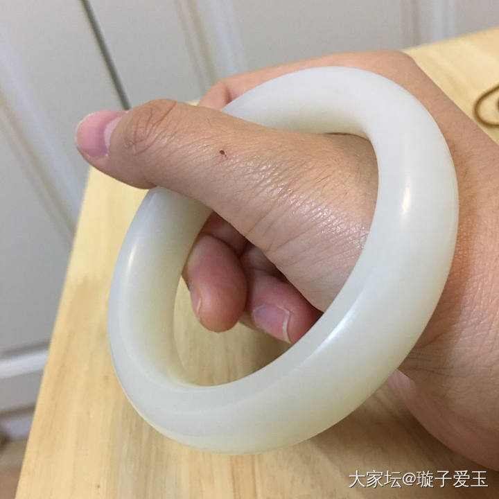 请叫我出坑镯—-一级白素籽镯_手镯和田玉