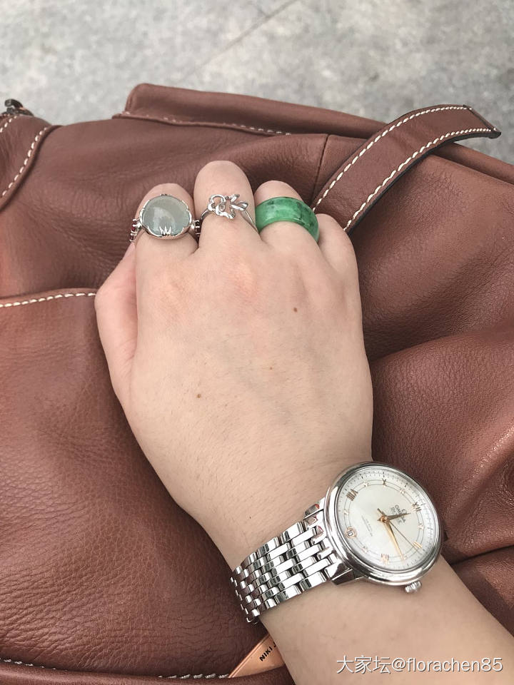 错过高铁要改签~广场上等待的时间有点茫然~