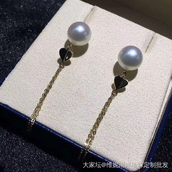 澳洲南洋白珠耳坠 9-10mm.正圆无暇 
18k金爱心💗流苏款。仙气飘飘。女神..._珍珠