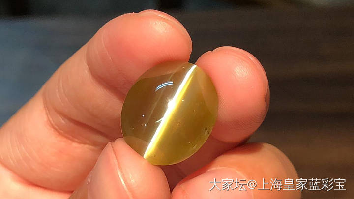 【皇家蓝彩宝】20克拉极品“金蜜糖”猫眼_猫眼