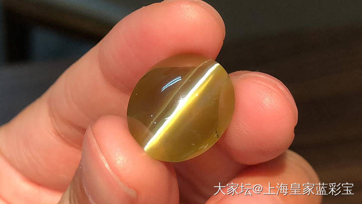 【皇家蓝彩宝】20克拉极品“金蜜糖”猫眼_猫眼