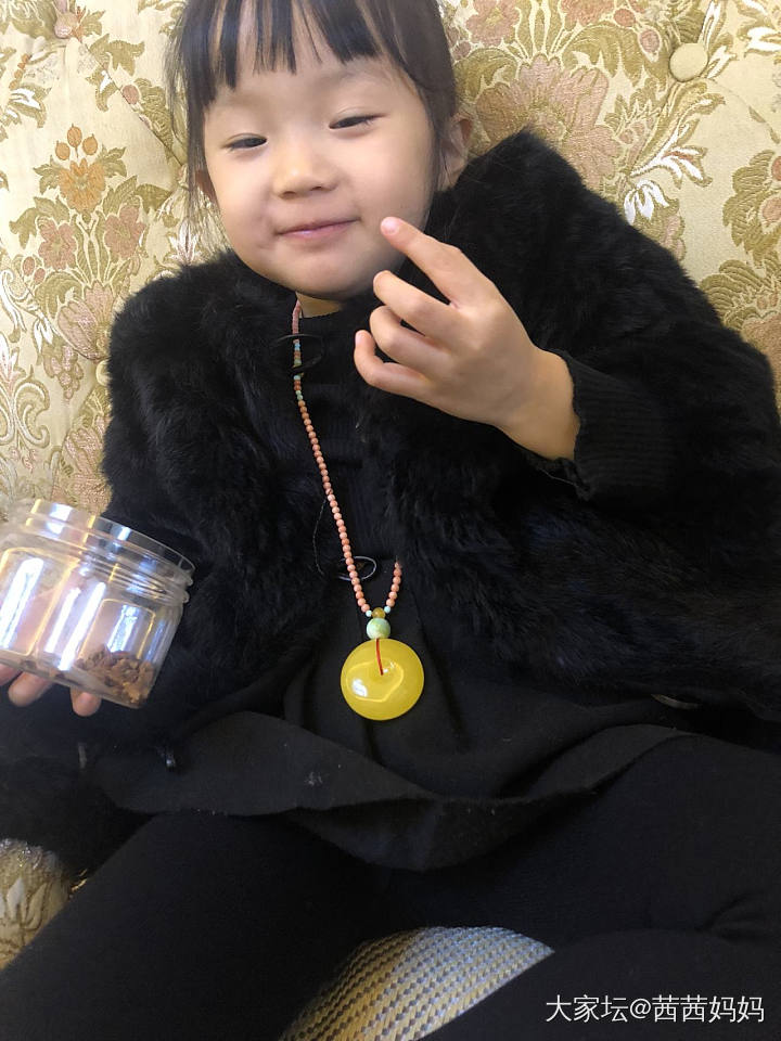 女儿是最佳代言人_项链蜜蜡